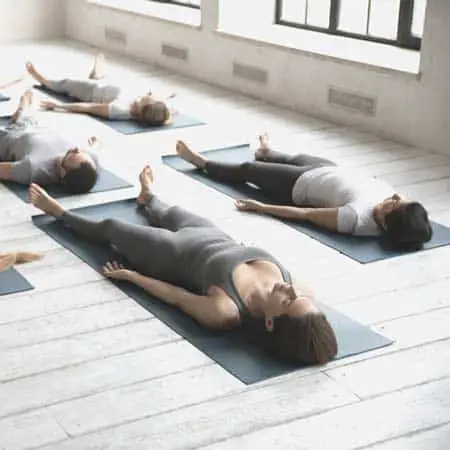 how wide should yoga mat be