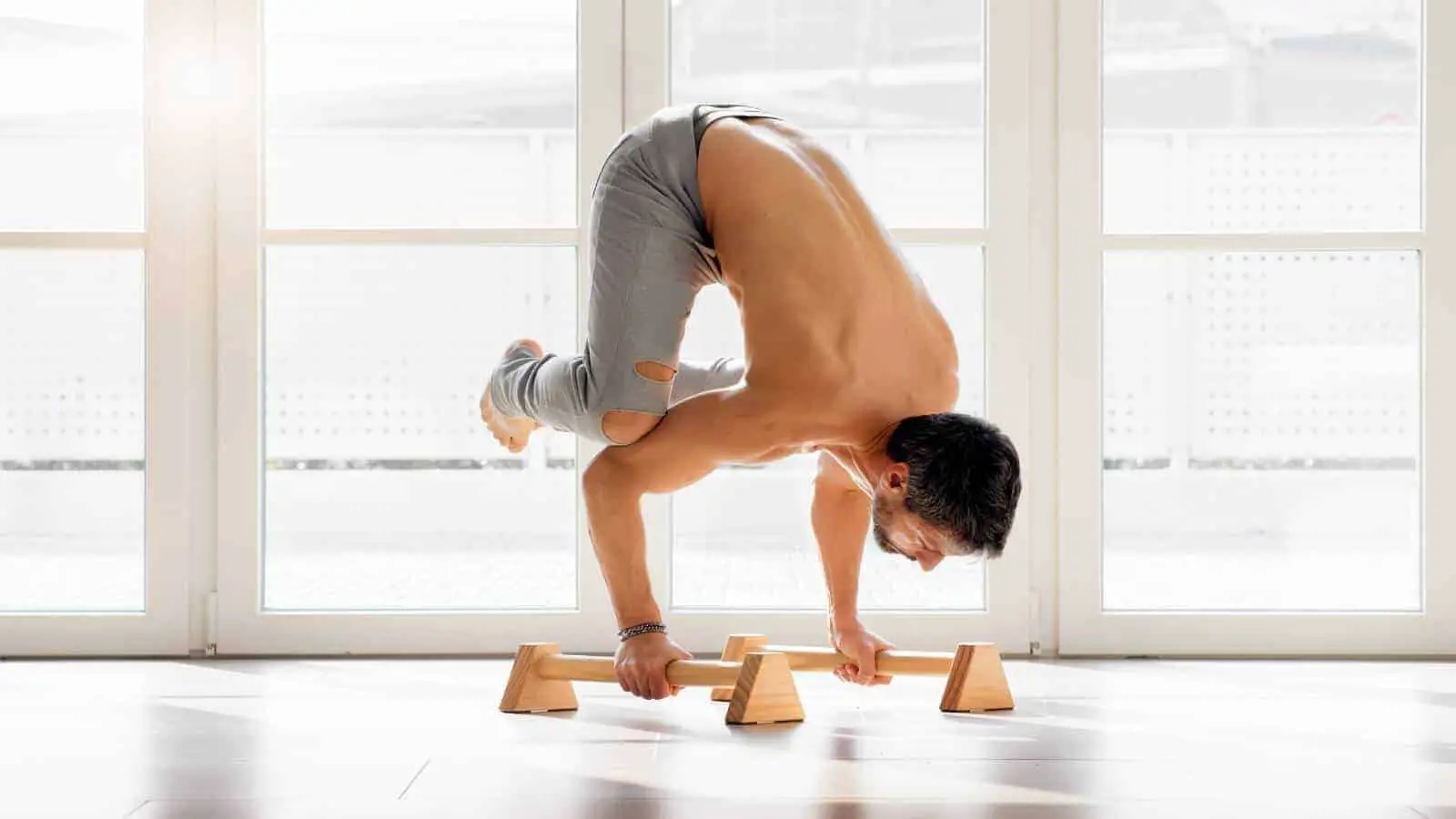 How to combine yoga and calisthenics: The complete guide