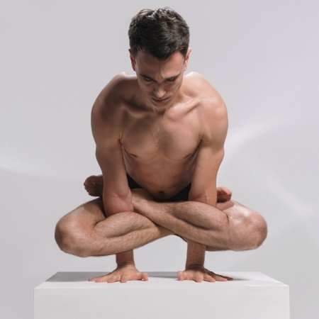 Correct kukkutasana pose